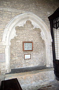 The tomb of Walter de Ireland in the north aisle May 2011